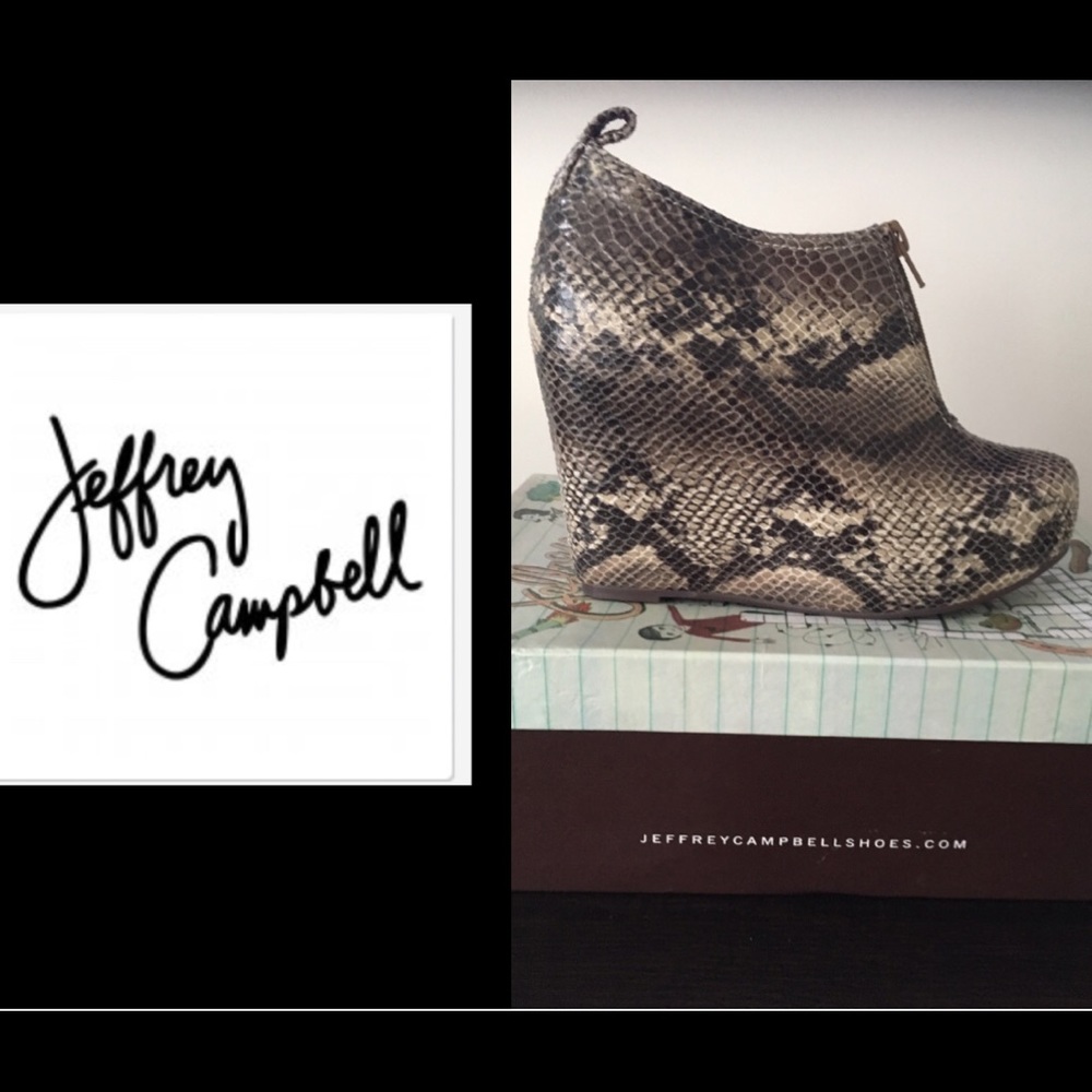 🆕 Jeffrey Campbell Snake Wedge Booties 🆕